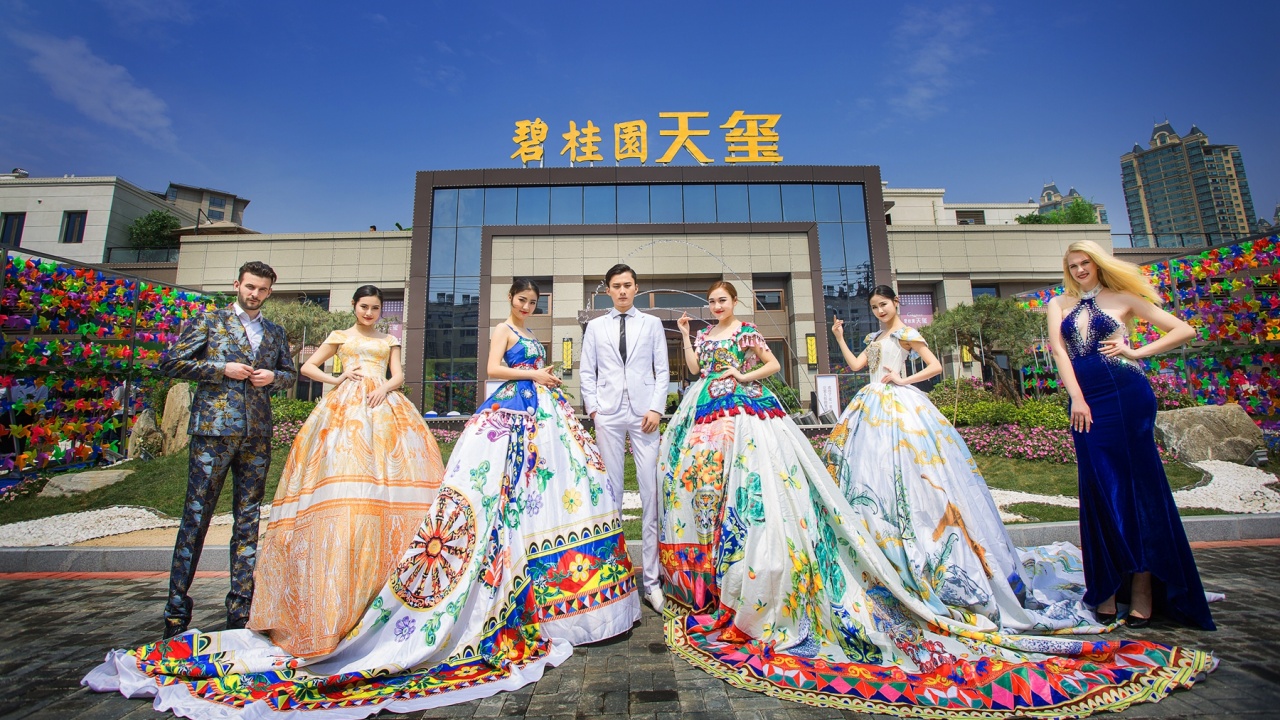綠樹(shù)繁花 繁華萬(wàn)象 每一幀都如詩(shī)如畫(huà)……