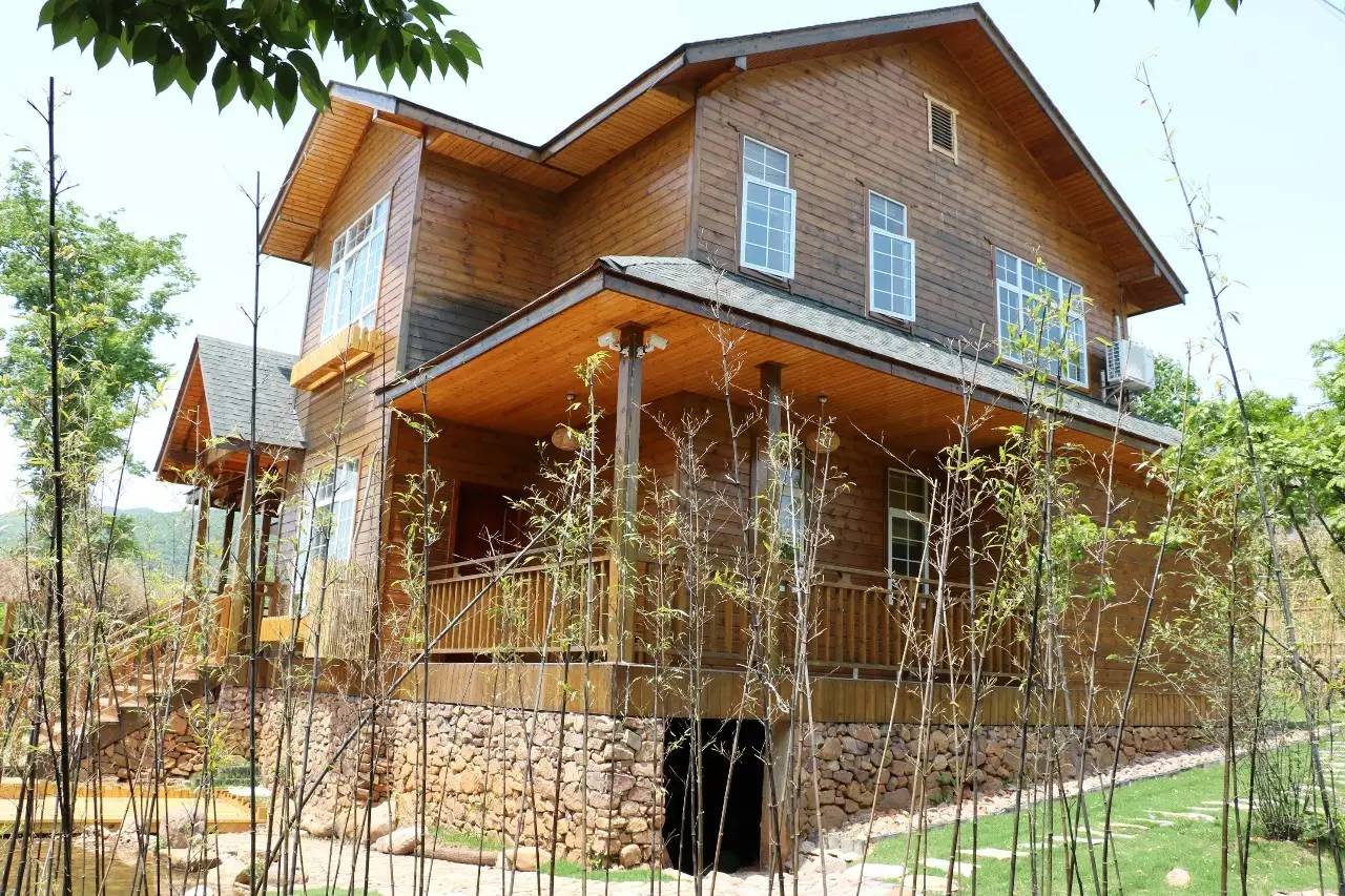 订桌餐送休息房. 绿缘山庄