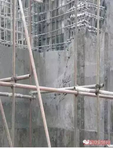 縫隙、夾層