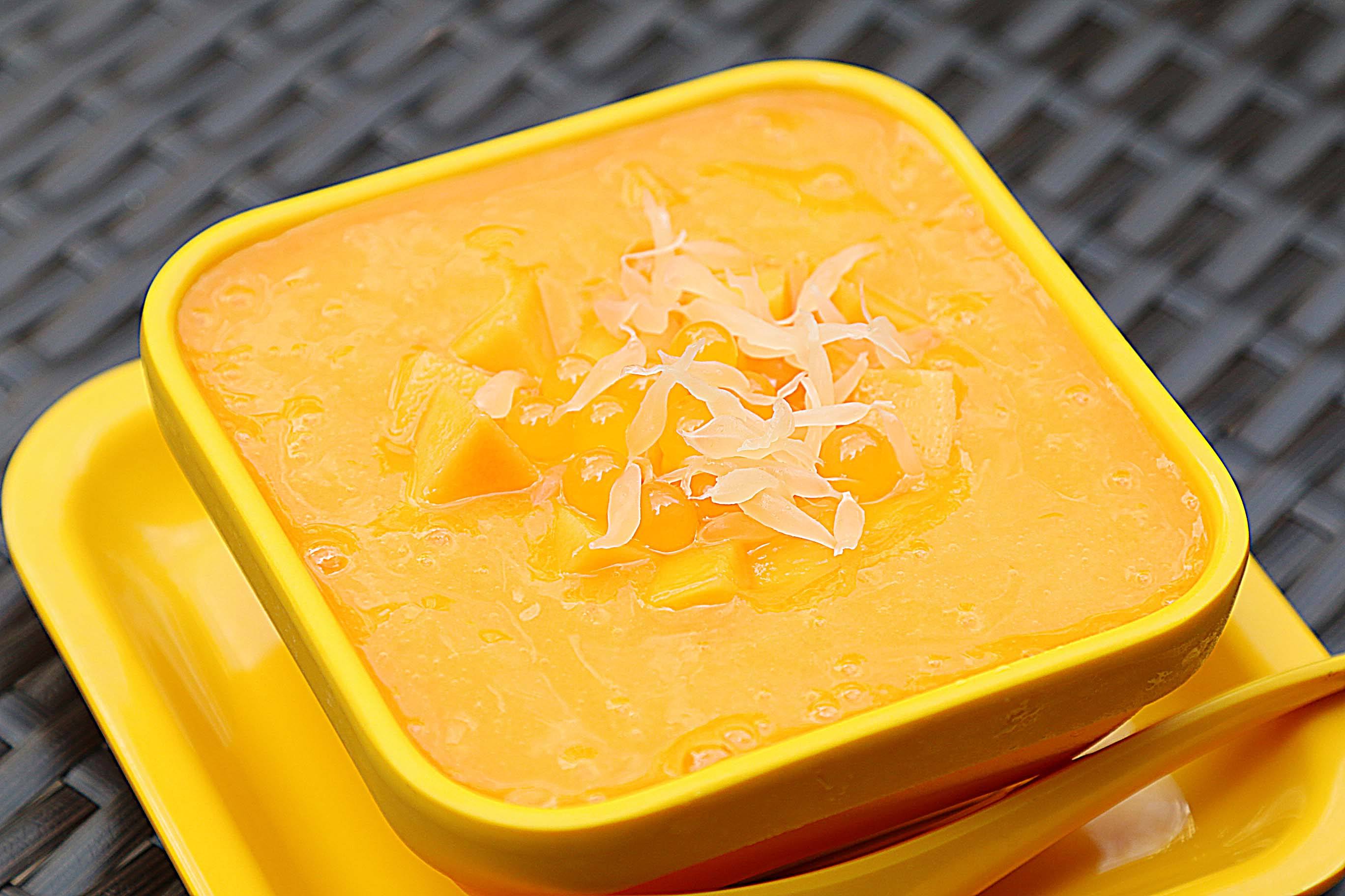 草莓雪冰 黑椒牛排 鲜榨果汁 西红柿牛腩面 杨枝甘露